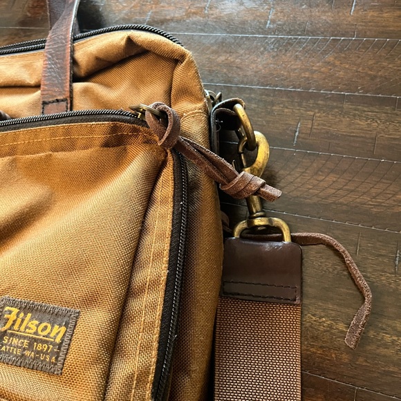 Filson Dryden laptop bag - Picture 8 of 14